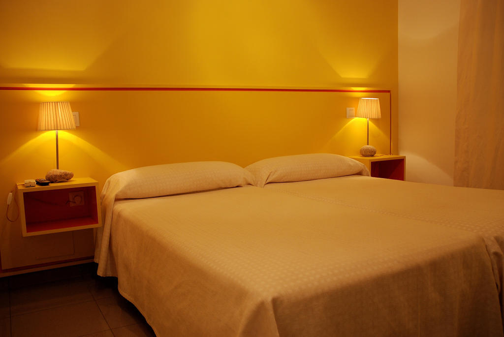 Hostal El Cardenillo มาดริกาล เด ลา วีรา ห้อง รูปภาพ