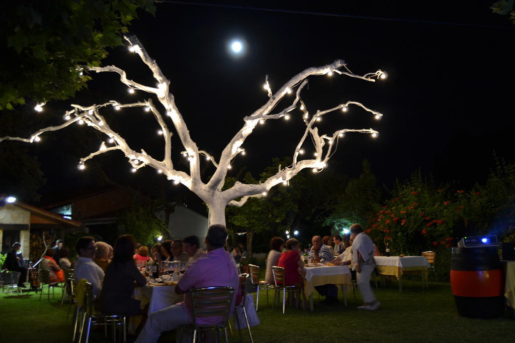 Hostal El Cardenillo มาดริกาล เด ลา วีรา ภายนอก รูปภาพ