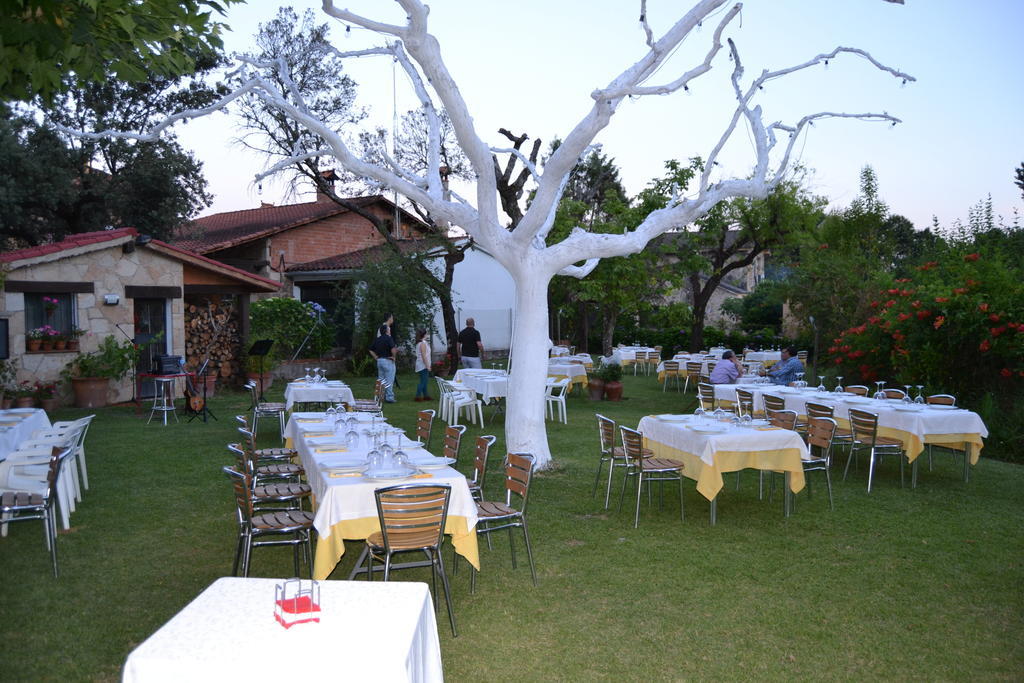 Hostal El Cardenillo มาดริกาล เด ลา วีรา ภายนอก รูปภาพ